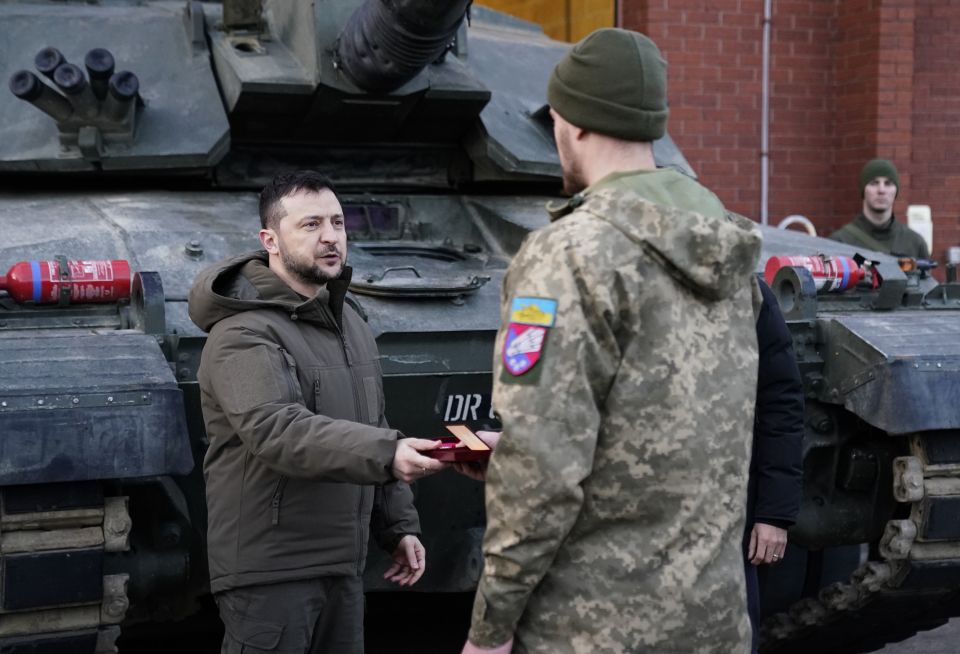 President Volodymyr Zelensky as he meets with Challenger crews in the UK