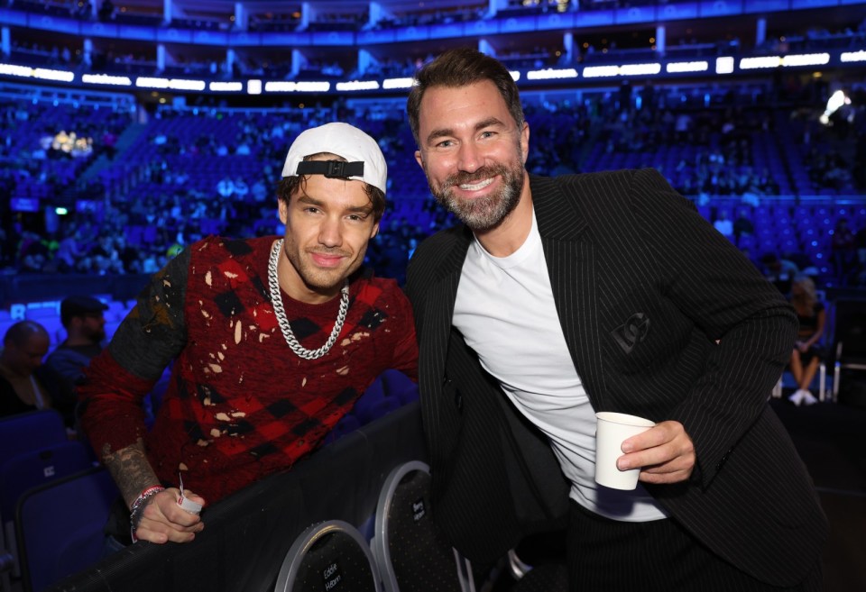 Liam Payne posed alongside Eddie Hearn before the main event