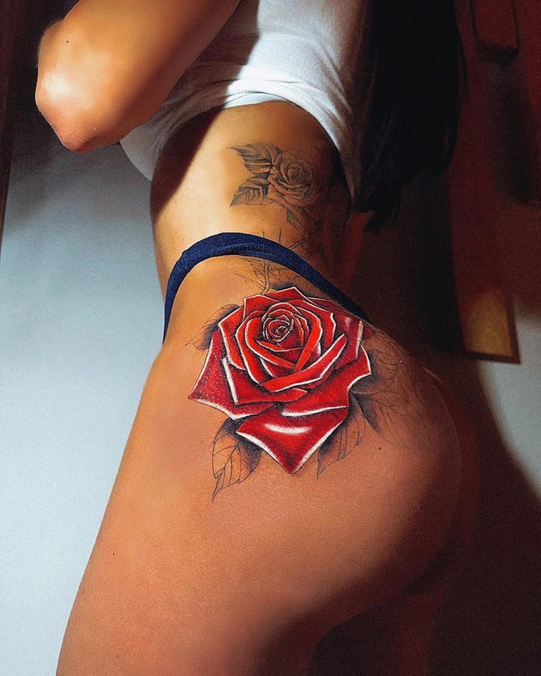 Hannah has showcased her gorgeous new flower tattoo of a blooming rose