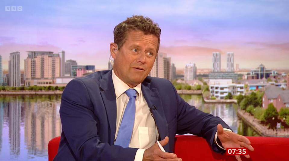 Mike looked very sun-kissed - as viewers were convinced the journalist had applied fake tan before coming on air