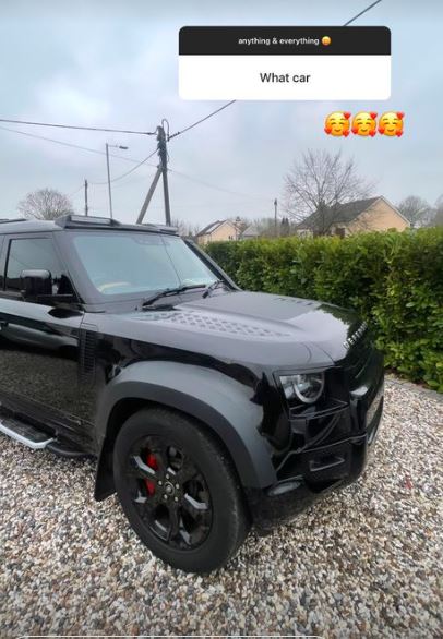 Towie's Ella Rae Wise shows off her new Defender on Instagram