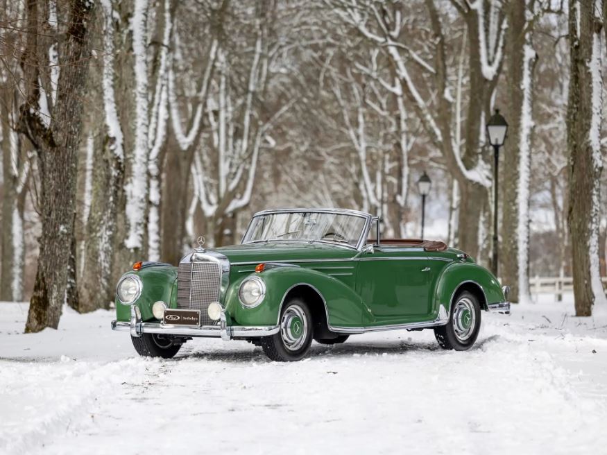 The classy 1956 Mercedes-Benz 300 SC Roadster is one of two Mercedes-Benz cars to go under the hammer