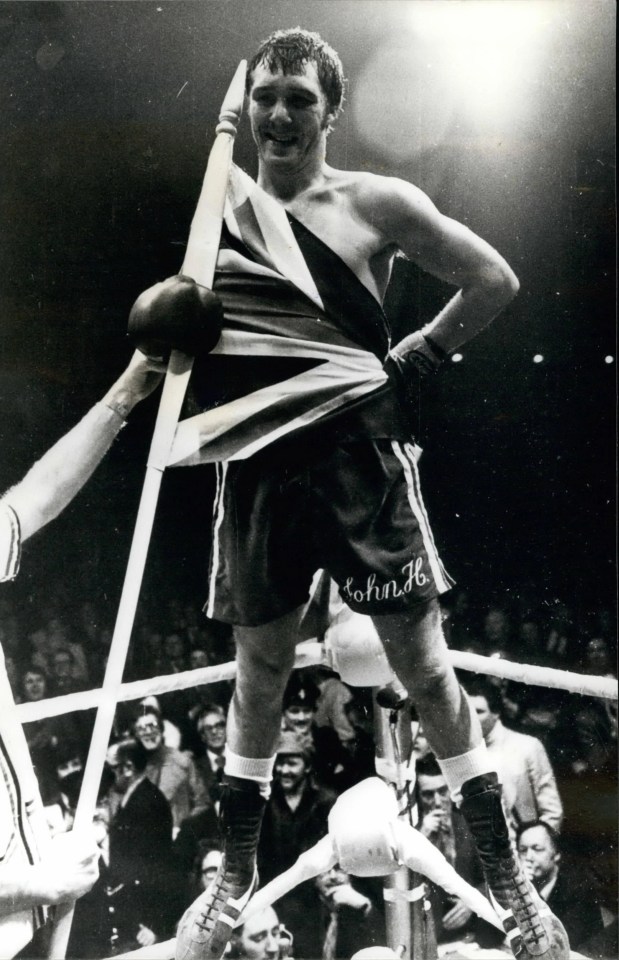 So far Stracey is the only Brit to have lifted a world crown in Mexico after he shocked Cuban-born Mexican Jose Napoles in 1975