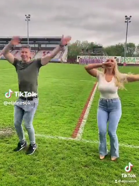 Emma Louise Jones' latest dance routines has sent her fans wild again