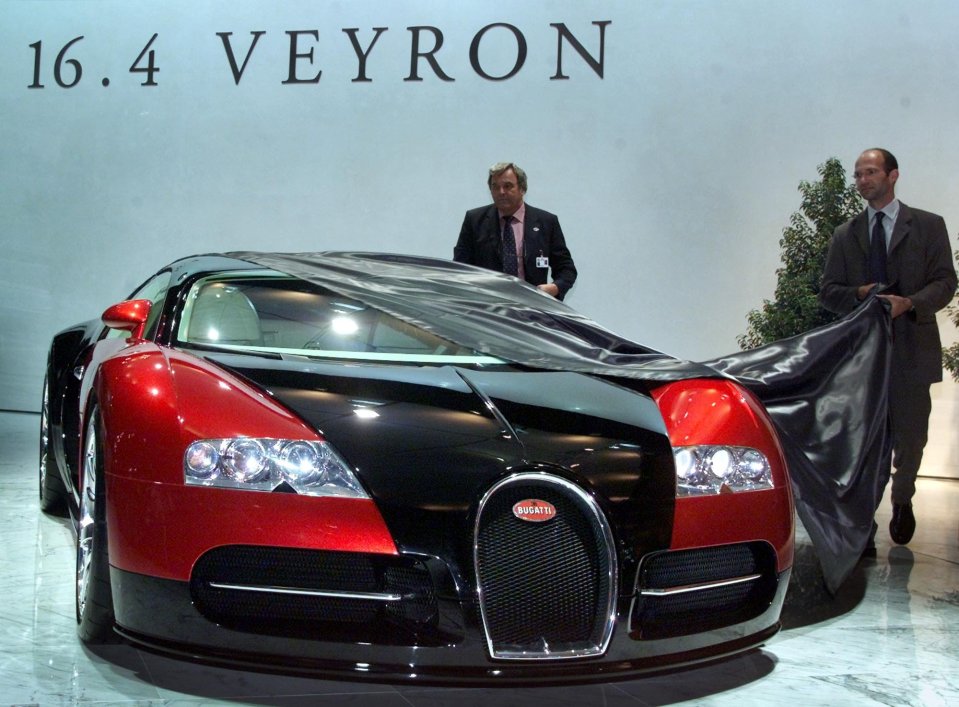 Ronaldinho owns an amazing £1.6m Bugatti Veyron