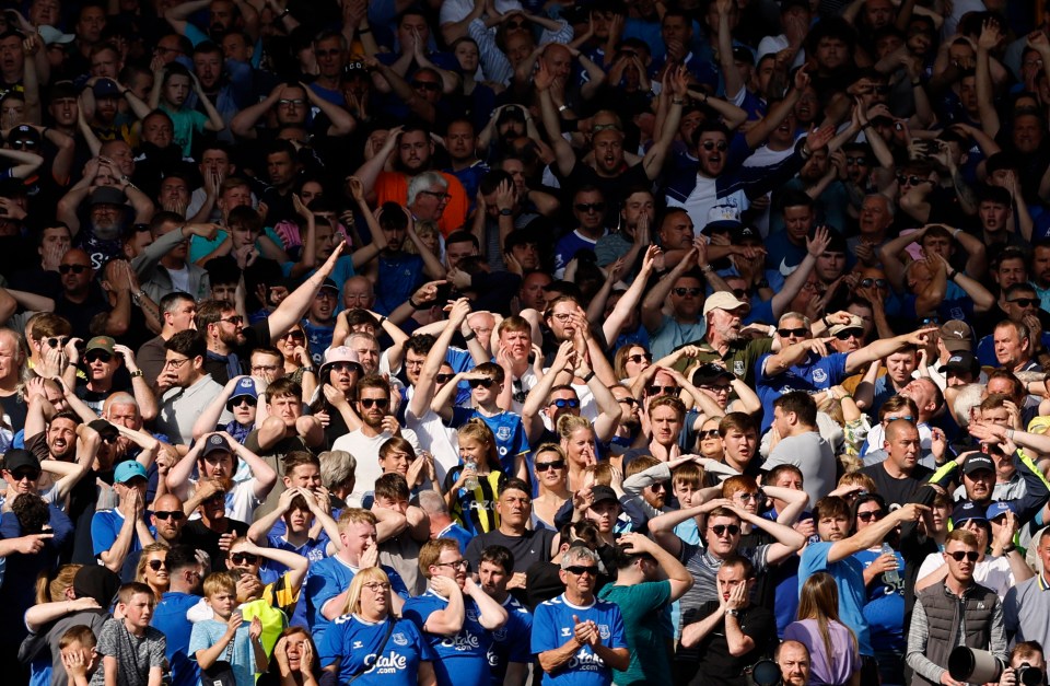 Everton fans reacted to the news from the King Power