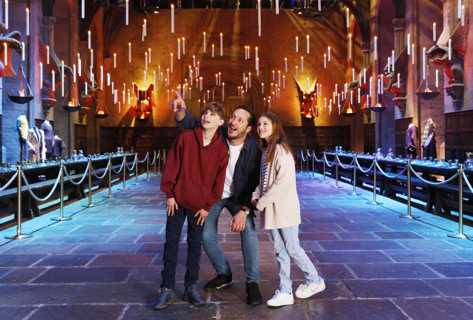 it is the first time I’ve seen the Great Hall with 400 candles floating  above our heads