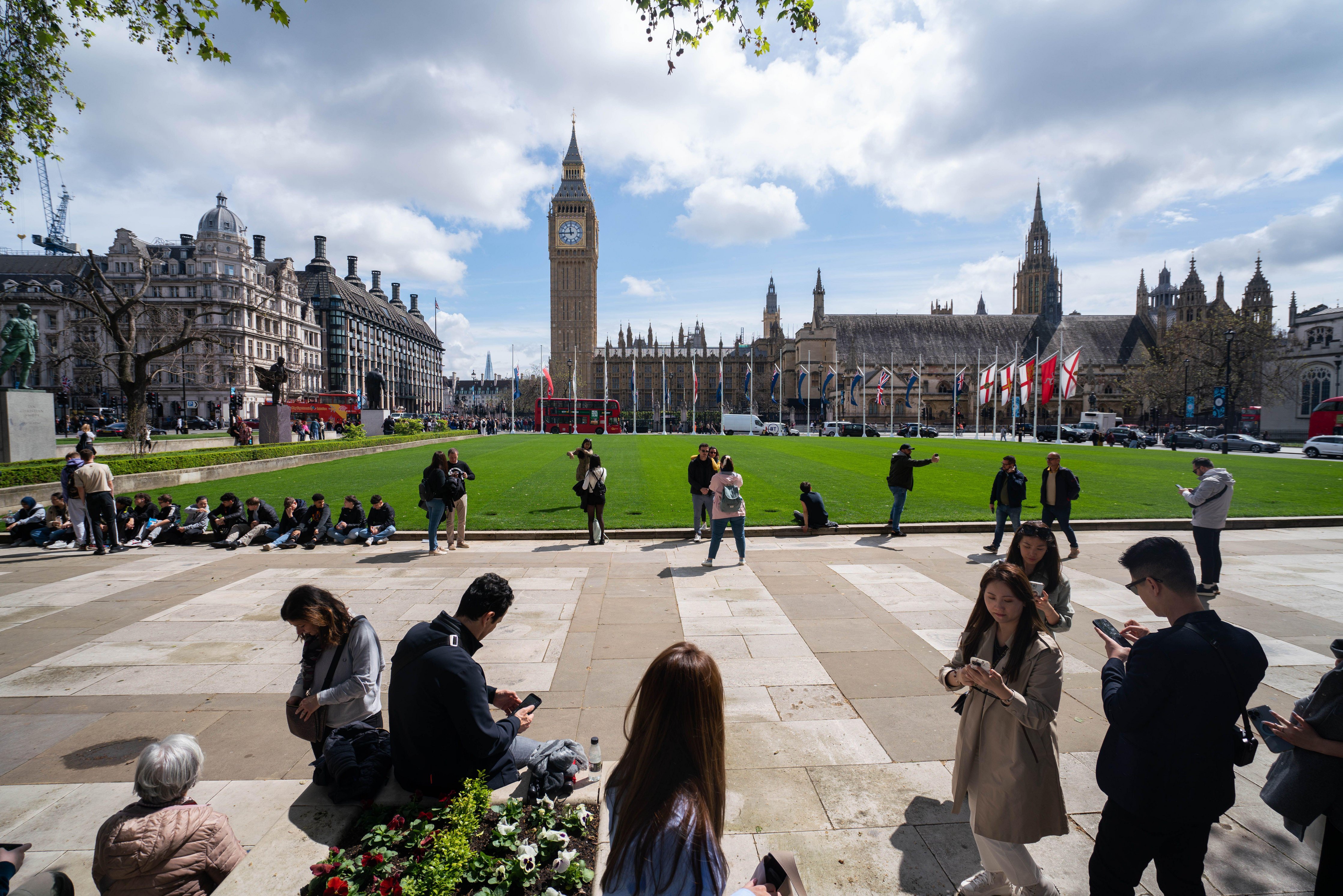 People in London are set to enjoy 19C sunshine this weekend - like they did here on Tuesday last week