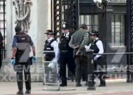 Huber was seized by armed cops after chucking shotgun cartridges into the grounds of the Royal residence