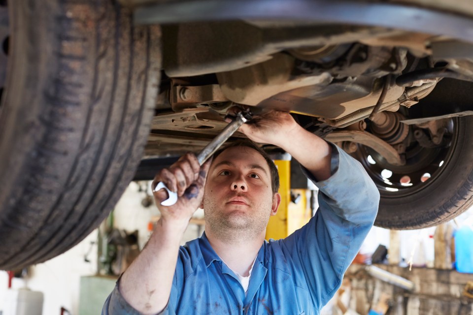 An expert mechanic says gullible customers keep falling for five common scams