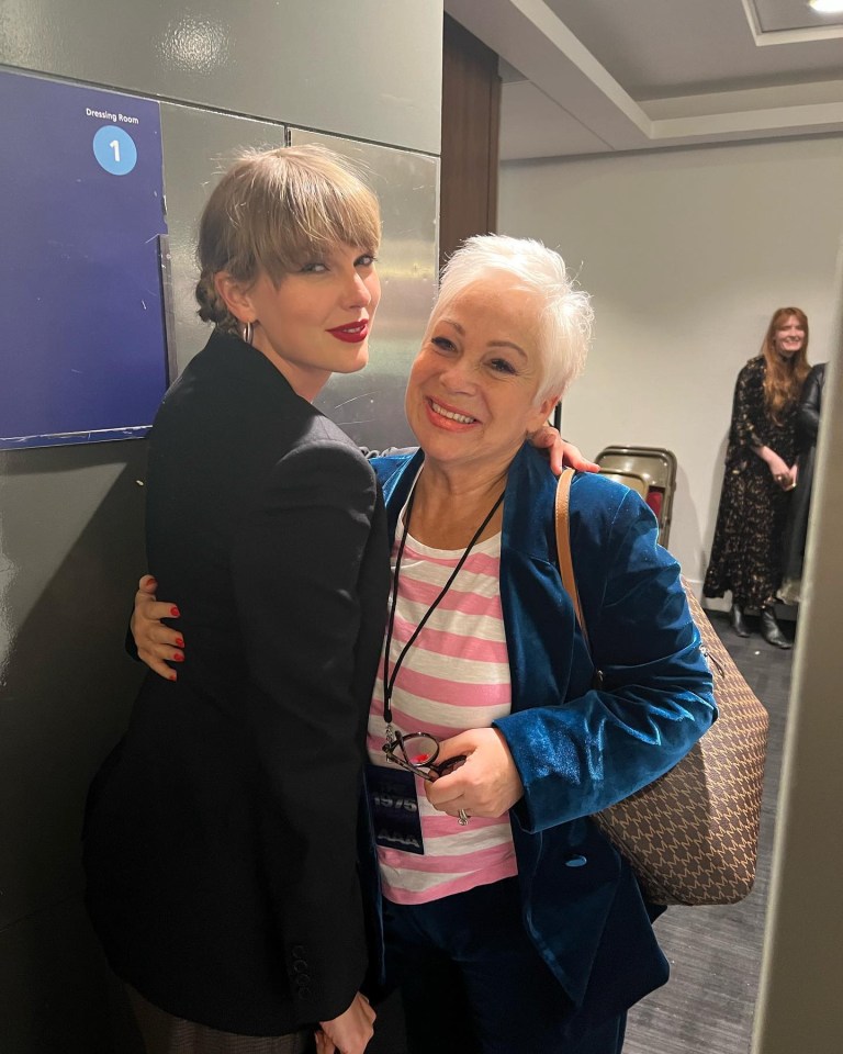 Taylor was then pictured backstage with Matty's mum, ex-Corrie actress Denise Welch