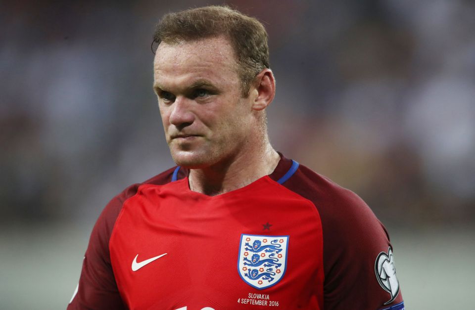 An expert claims that footie stars who have hair transplants, such as Wayne Rooney, play better after having surgery