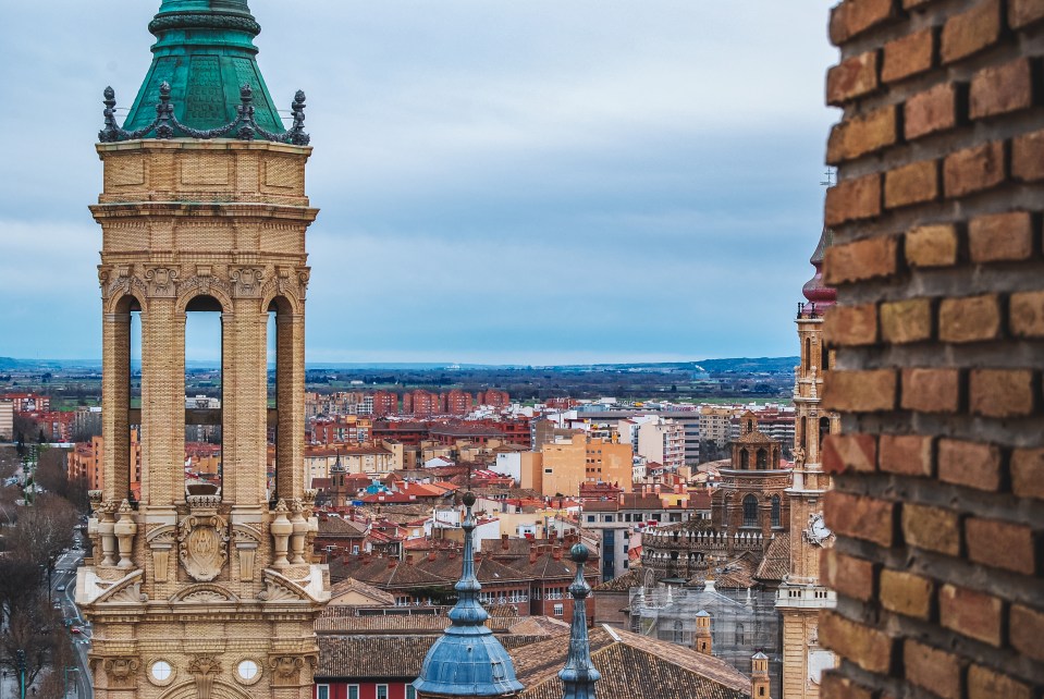 Zaragoza is home to lots of impressive historical buildings