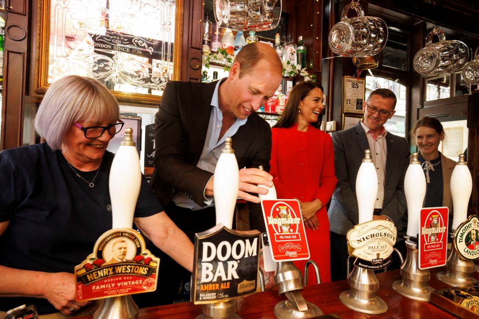 Inside the Dog and Duck, William got behind the bar where he confidently poured a "perfect pint", according to waitress Bernie Kidson