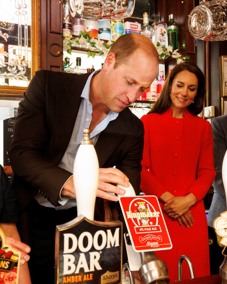 Prince William pulls the first pint of ‘Kingmaker’, a new brew celebrating the coronation