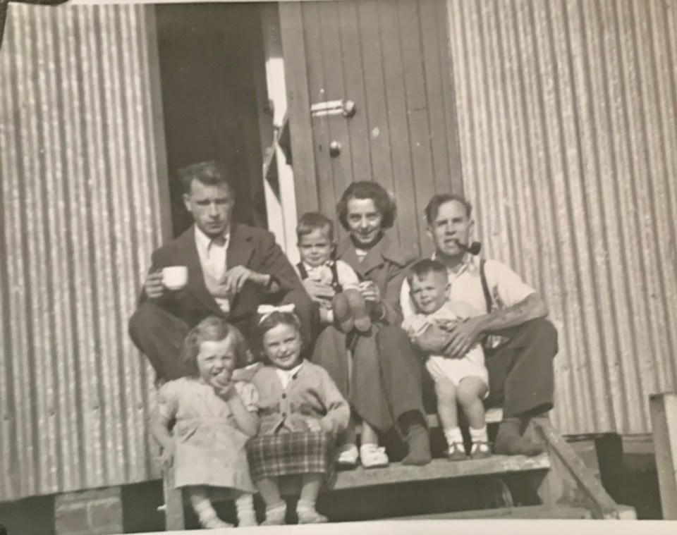 A falling out between the brothers meant cousins Linda and Valerie lost touch upon arriving in Australia and they started new lives without each other