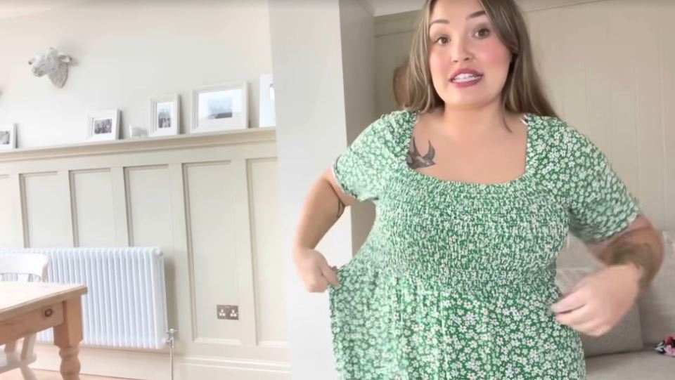 Rosie showed off the summer looks on YouTube