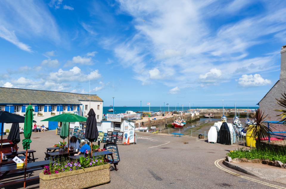 Gorgeous pubs and accommodations can be found by the seaside