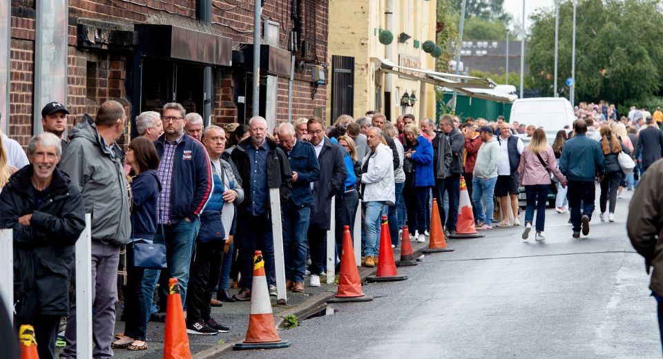 Fans in the queue outside the O2 Apollo in Manchester ahead of Kay's comeback gig