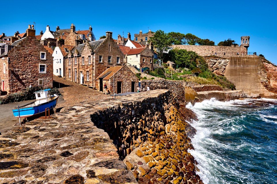 The nearby fishing villages on the Fife coast are also a favourite among visitors