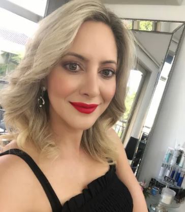 Make-up artist Eva Akis gave her business a boost thanks to a simple side hustle