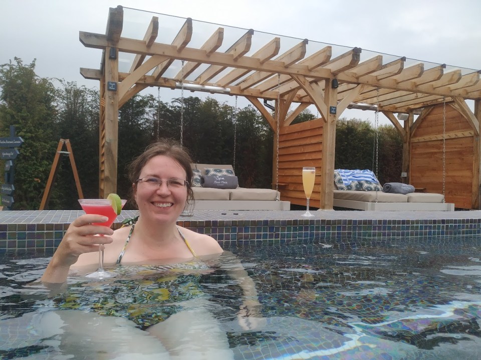 I tried out the UK's first swim up pool bar - and was completely sold