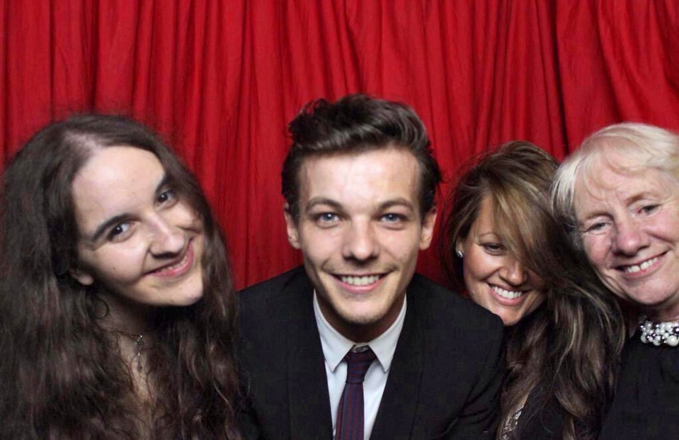 Megan Bhari, left, and her mother Jean, right, with 1D’s Louis Tomlinson and mum Johannah Deakin