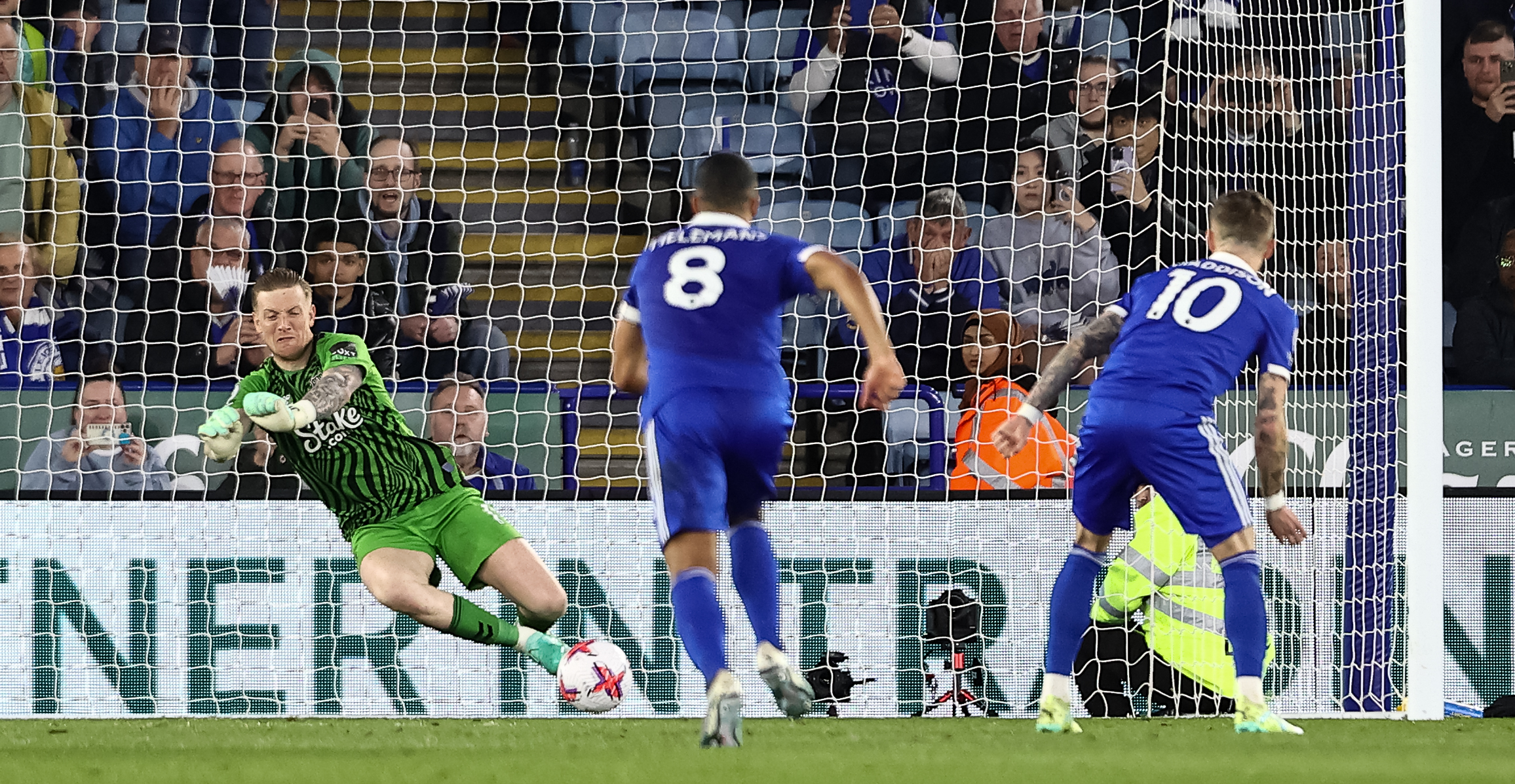 Jordan Pickford produced the goods to save from James Maddison