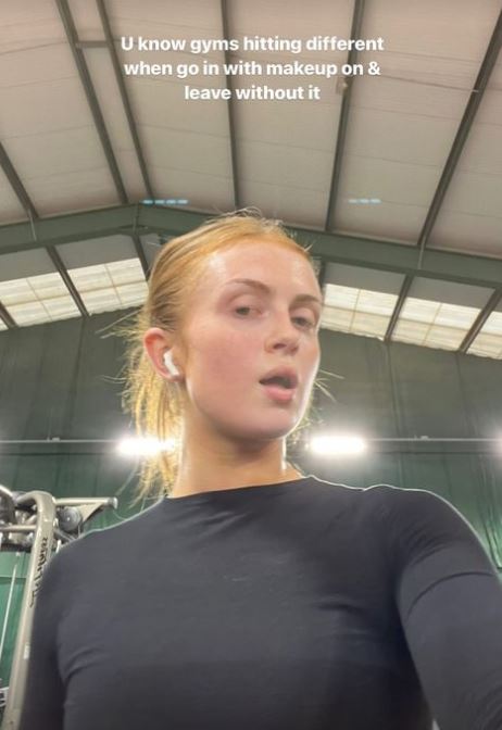 Maisie Smith goes natural with make up free gym selfie