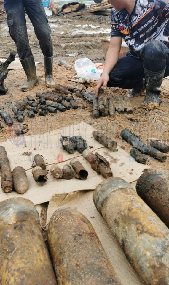 A scrapyard where some metal has been offloaded has been raided by cops in Johor