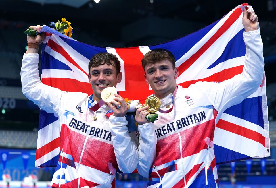 Tom Daley (L) and partner Matty Lee won gold at the 2020 Olympics in Tokyo