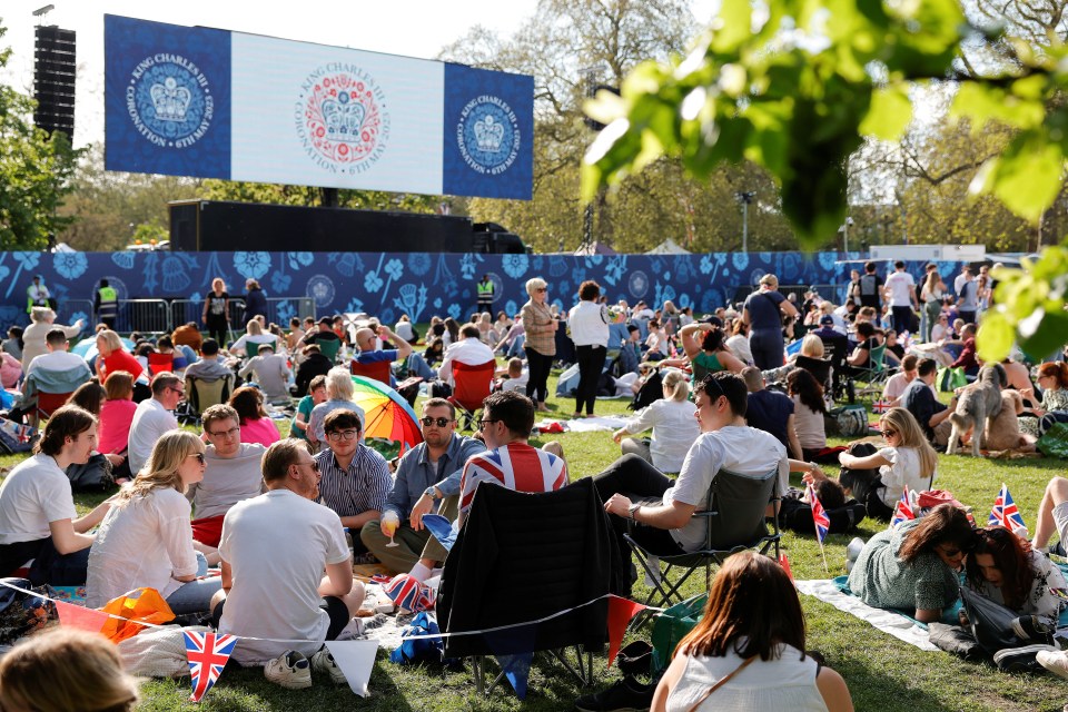 Fans sat in the sun waiting for the concert to start