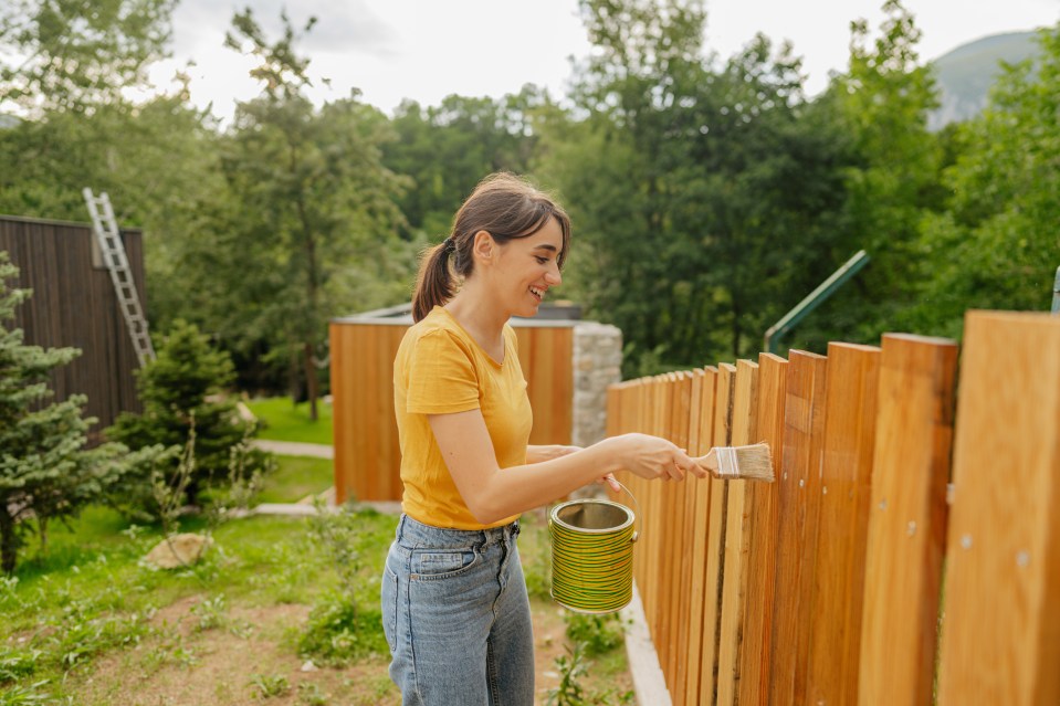 A new fence is the best way to charm potential buyers