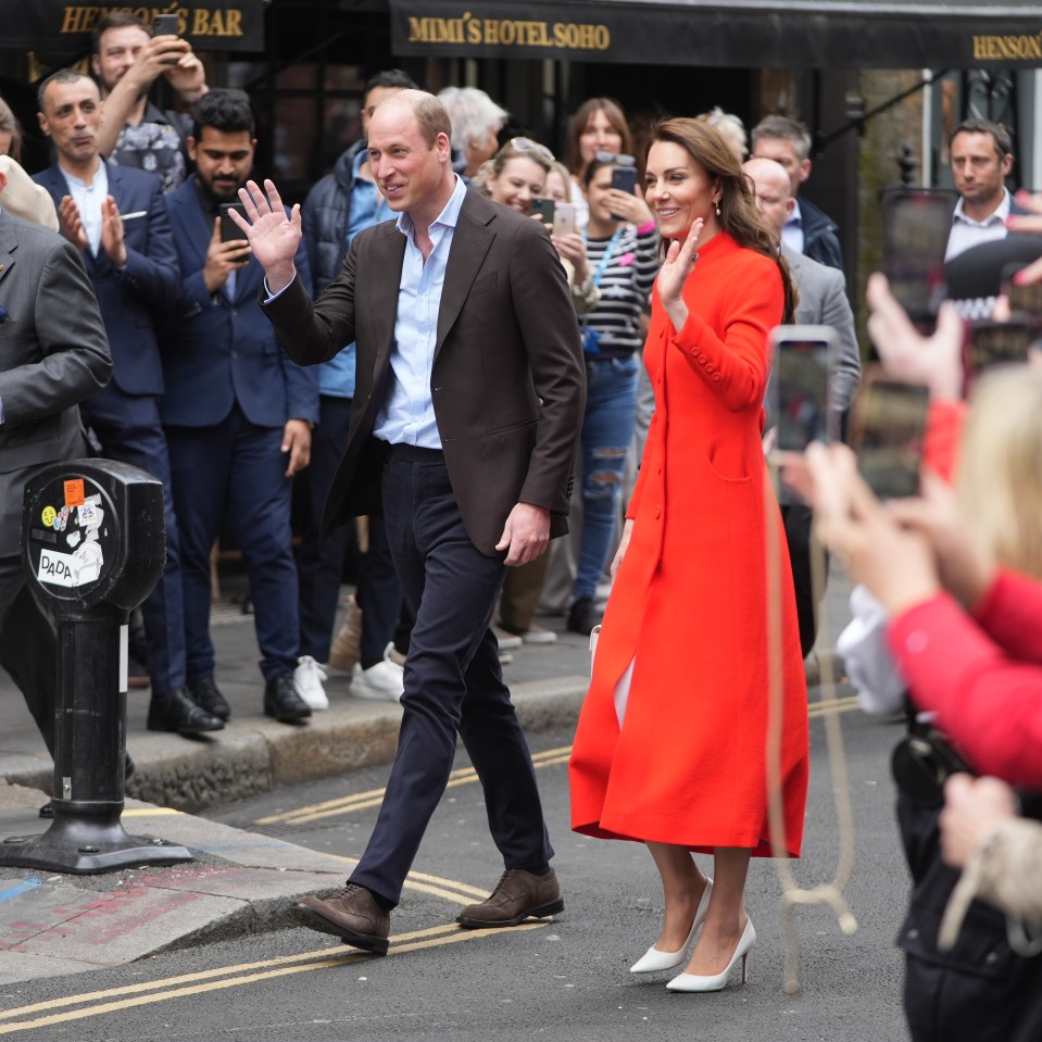 William and Kate drink in Coronation fever at the Dog and Duck pub