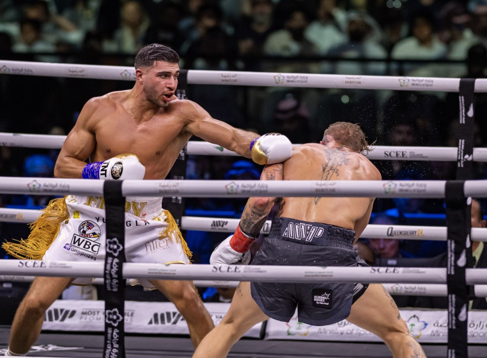 Tommy Fury beat Jake Paul on points