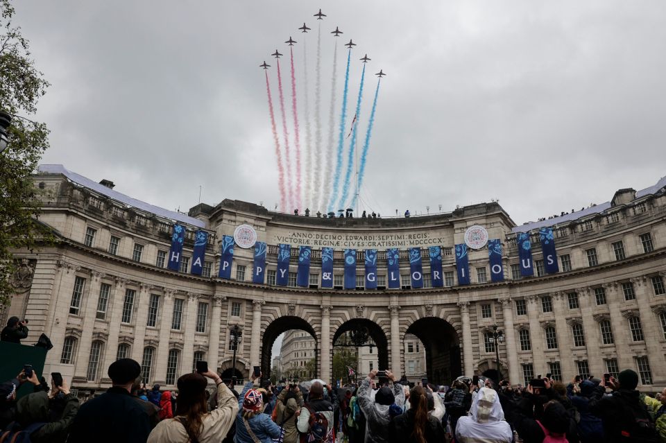 The Red Arrows defied bad weather to impress royal superfans