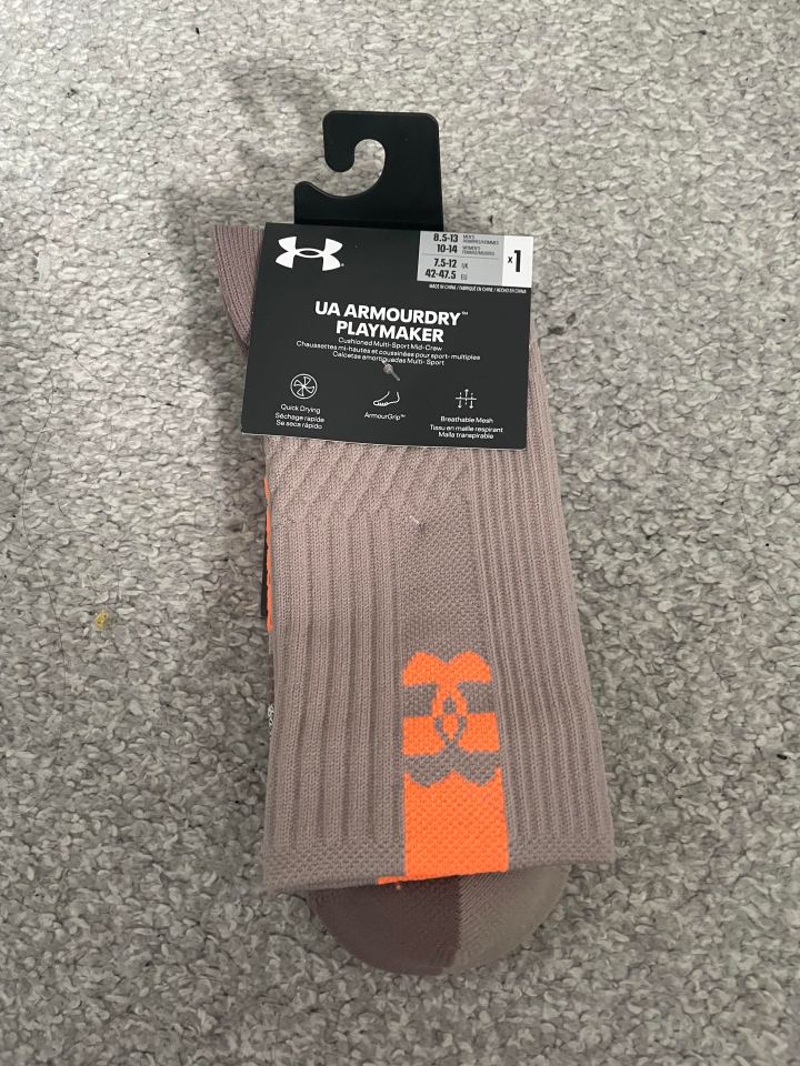 UNDER ARMOUR