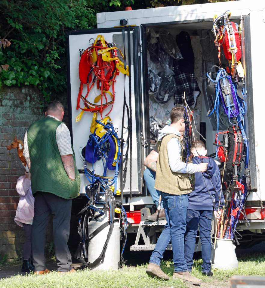 Early morning trading between dealers on May 20