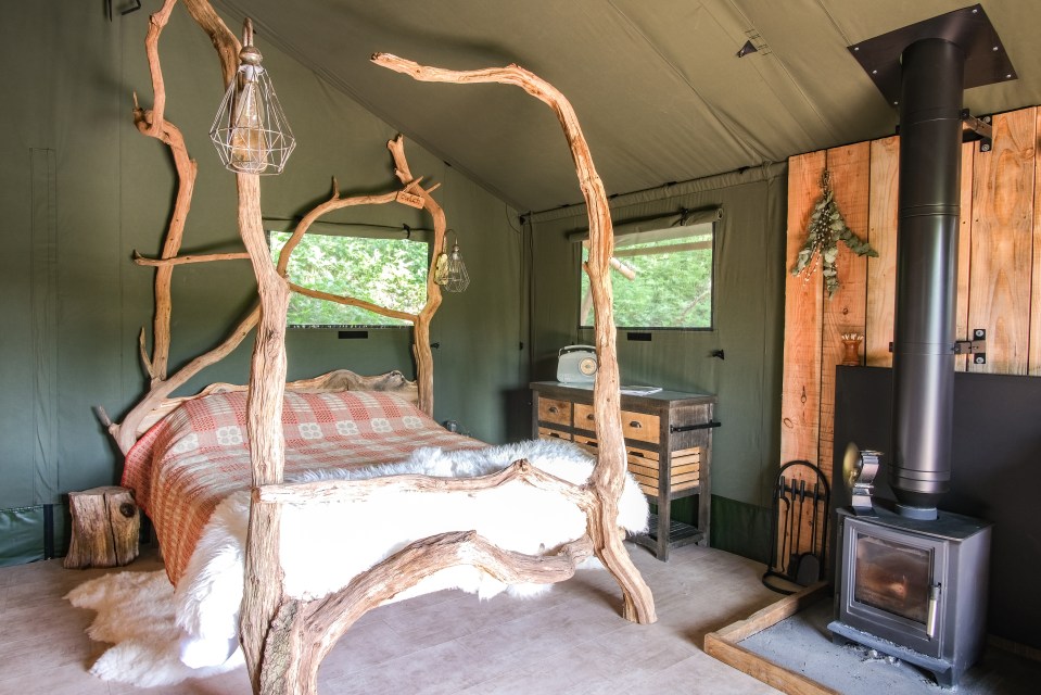 The interior of the glamping lodges are designed with a woodland feel