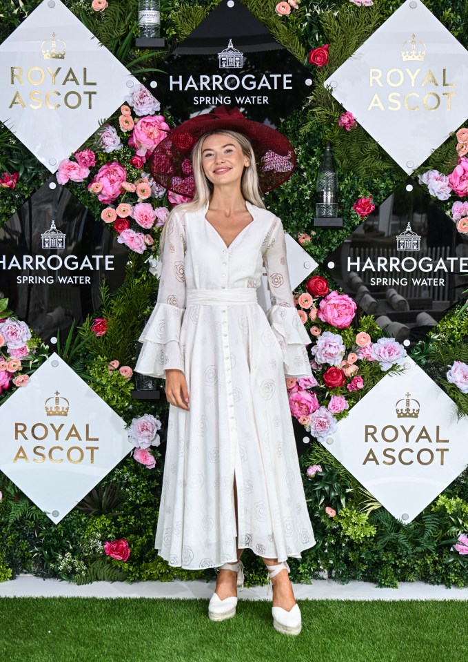 Toff, 28, had switched from a full-length white dress with wedge sandals at the start of the day