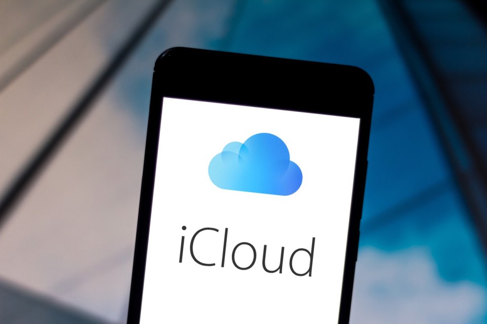 Apple's iCloud email has been able to do this for some time now