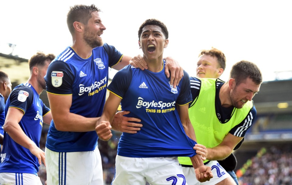 BIRMINGHAM, ENGLAND - AUGUST 31: Jude Bellingham of Birmingham City celebrates after he scores their second goal during the Sky Bet Championship match between Birmingham City and Stoke City at St Andrew's Trillion Trophy Stadium on August 31, 2019 in Birmingham, England. (Photo by Nathan Stirk/Getty Images)