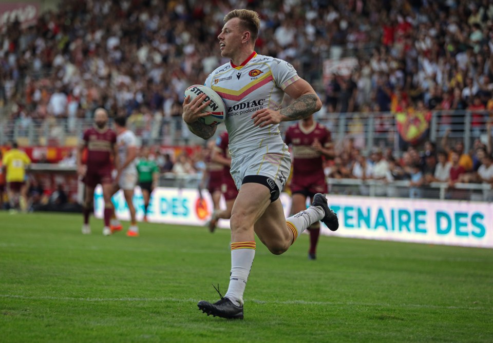 Johnstone goes head to head with Leigh's Josh Charnley as they both sit on 18 tries for the season