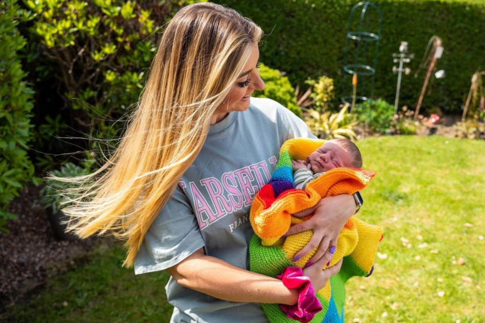 Gogglebox star Izzy warner was seen adorably cradling her new nephew