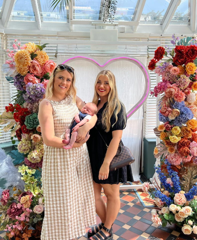 Ellie was joined by younger sister Izzi at the event, who wore a black broderie dressed paired with some Dr Martens sandals and a Louis Vuitton bag