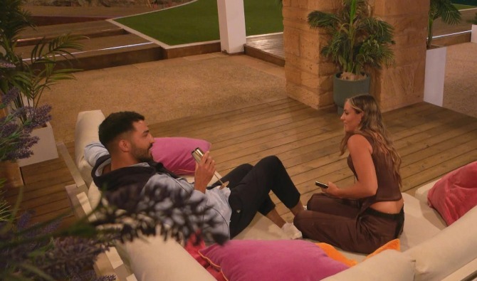 Love Island fans are saying a huge twist was "set up by producers"