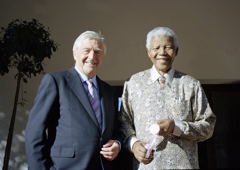 In 2002, Michael Parkinson interviewed Nelson Mandela in South Africa