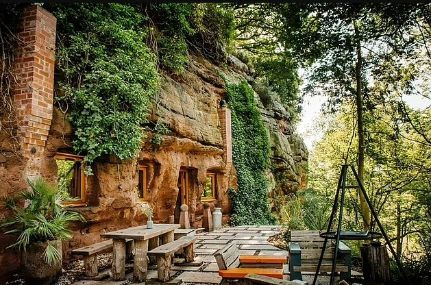 It's located in Worcestershire and became the first 21st century cavehouse retreat in Britain