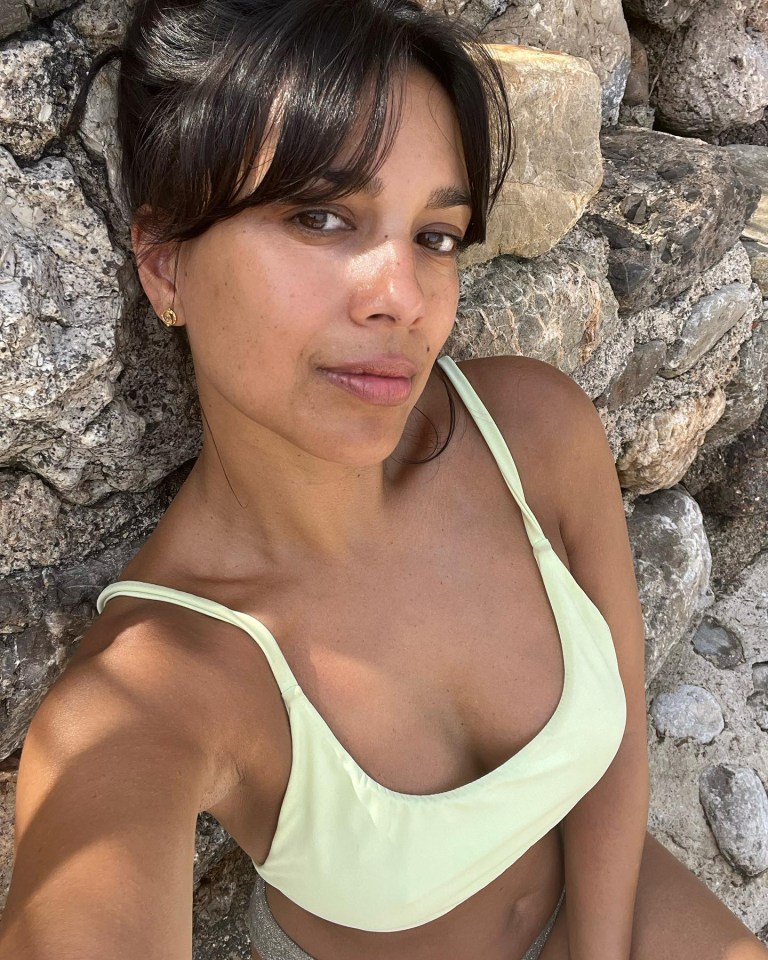 Fiona Wade looked sensational as she posed in a yellow bikini in Spain