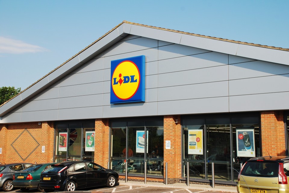 A Lidl shopper has shared how to get money off of your shopping, leaving many very impressed